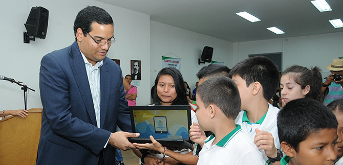 Alcalda y Mintic fortalecen educacin digital en el colegio Santa Librada