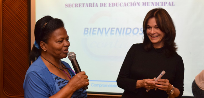 Con una Secretaría de Educación más humana, docentes reciben reconocimiento por su labor