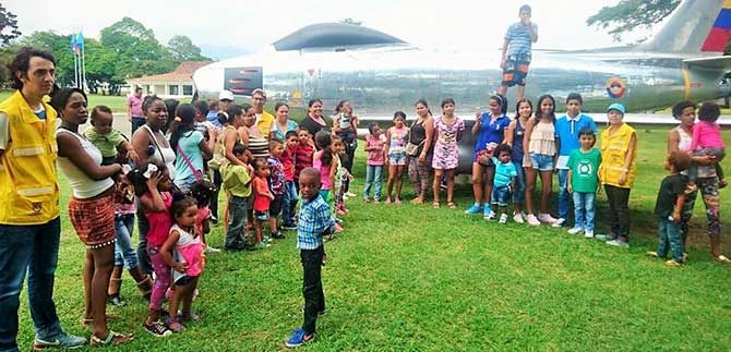 Familias del rea de renovacin urbana se gozaron la fiesta teatral que vive Cali