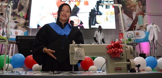 Graduacio?n de Mujeres capacitacio?n Singer  175.jpg
