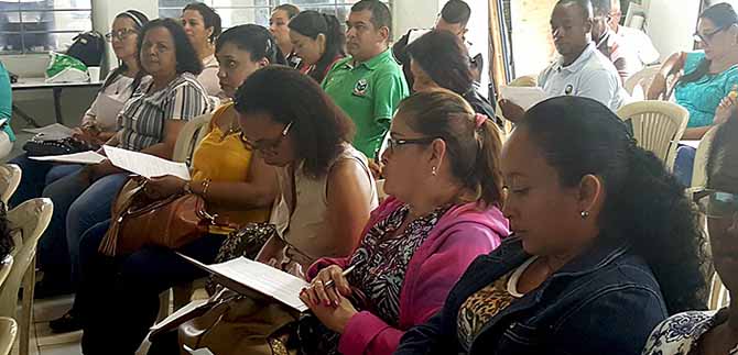 Docentes son capacitados en la Ley 734