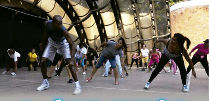 Martes y jueves de aerorrumba en Los Cristales