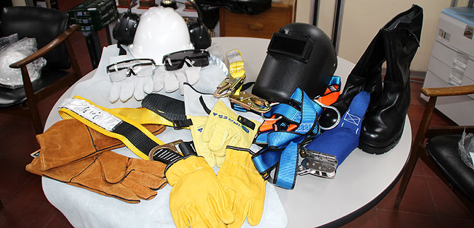 Equipan a trabajadores que velan por mejorar las condiciones de vida de los caleos