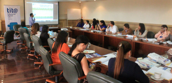 Tit@ Educacin Digital para Todos gana premio al mejor equipo de trabajo