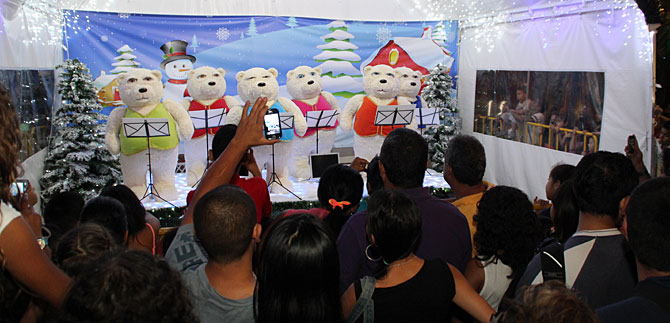 Osos polares cantan los mejores villancicos, todas las noches del alumbrado