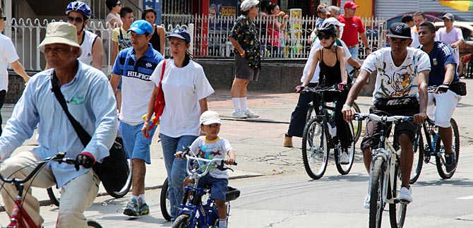 Con ciclopaseo por la ciudad, caleos le dirn no al reclutamiento de menores