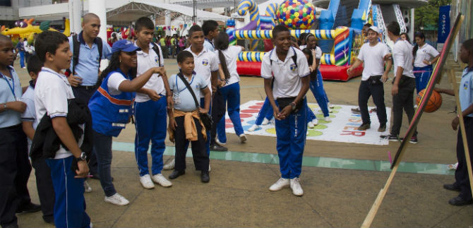 Jornada Escolar Complementaria abre celebrando el ao de Gabo