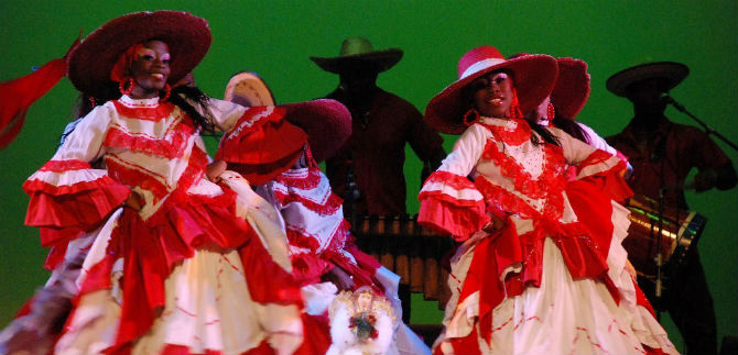 Aspirantes a recursos para mejorar infraestructura escnica, con plazo para correcciones