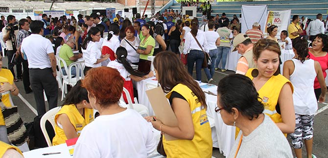 Ms de 500 habitantes de la comuna 7 conocieron las inversiones en su localidad