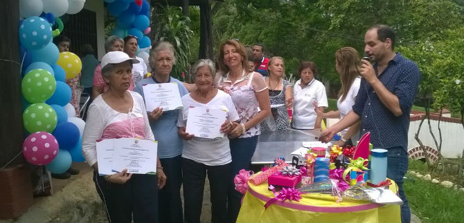 120 adultos mayores fueron capacitados en artes y oficios