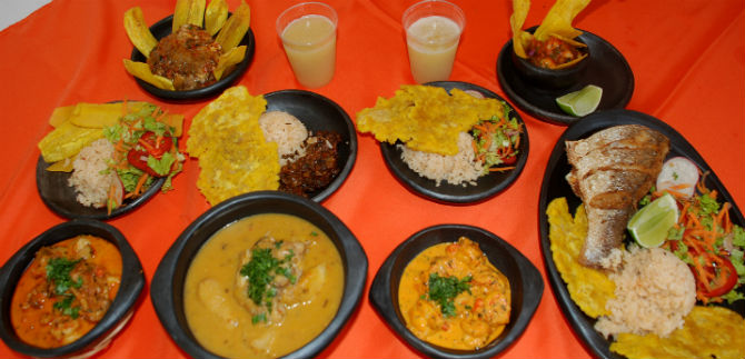 Coco, fruto del Pacfico que alimenta su folclor, presente en El Petronio