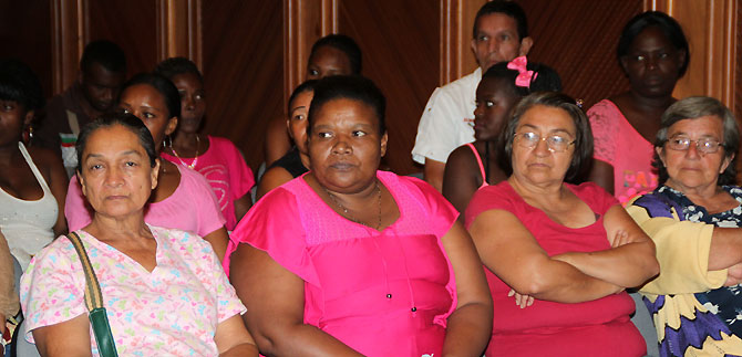 Mujeres de las comunas TIOS conocieron programa de artes y oficios