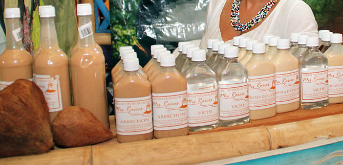 Arrechn, tomaseca, viche, elxires del Pacfico que entonan el Petronio