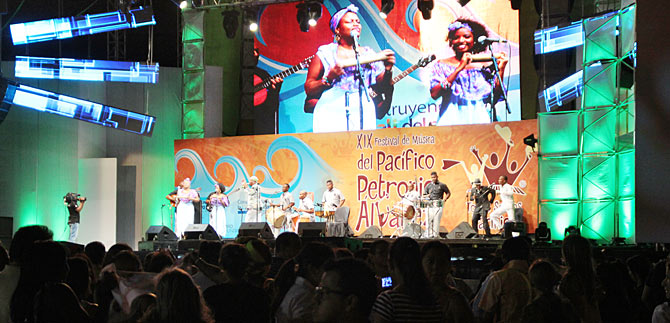 Cancin indita al creador del Petronio har parte de homenaje