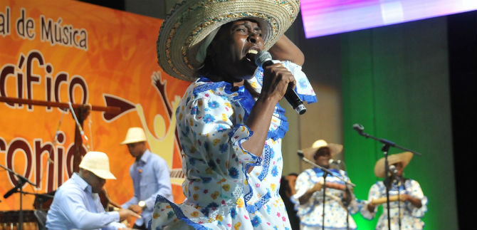 Jurados del Petronio, especialistas en el folclor del Pacfico