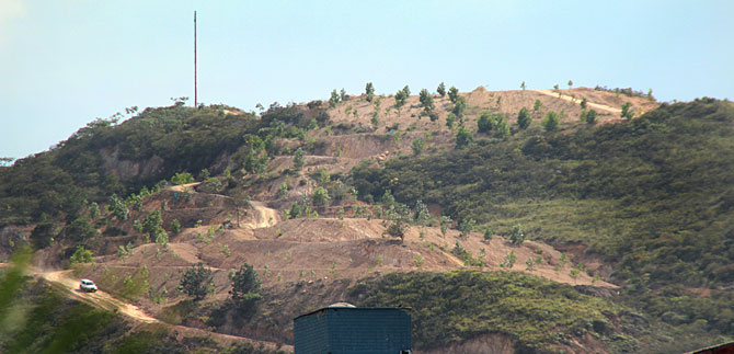 Tras caminata al cerro de La Bandera se presenta el Santuario del Silencio y la Paz