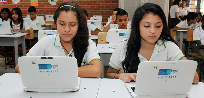 Planeacin Nacional otorga Premio Regalas Bien Invertidas por Tit@ Educacin Digital para Todos