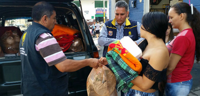 Secretara del Riesgo entreg ayudas a afectados por incendio en el barrio Sucre