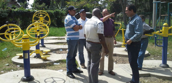 Secretario de Deporte inspecciona los escenarios deportivos de la ciudad