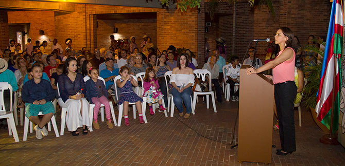 Cali rindi� tributo folcl�rico al creador del Petronio