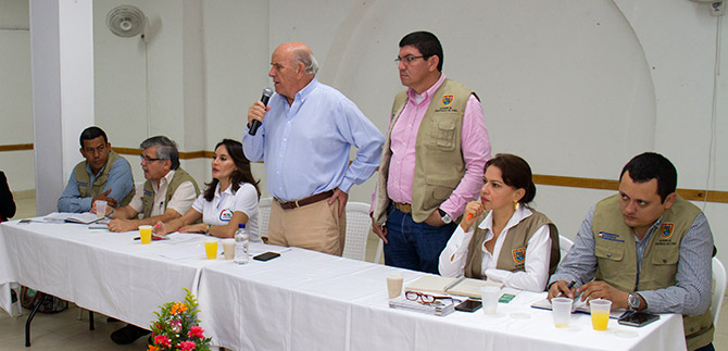 Alcalde Armitage estableci compromisos con habitantes de la  Comuna 4