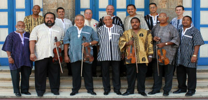 La Orquesta Arag�n, de Cuba, visita el museo Jairo Varela