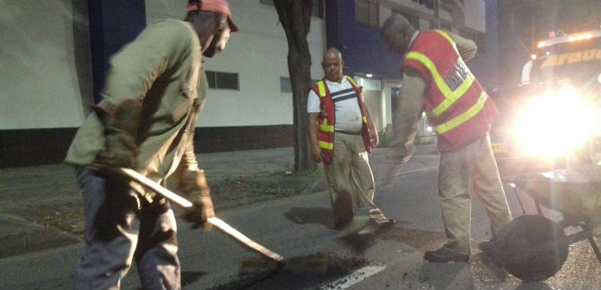 En la noche, Administraci�n Armitage tambi�n rehabilita v�as