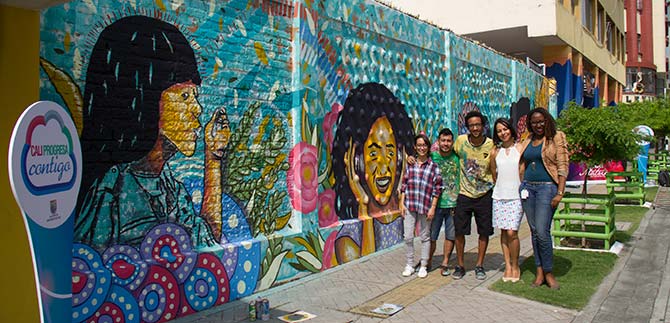 Cali rinde homenaje a las mujeres constructoras de paz a trav�s de un mural