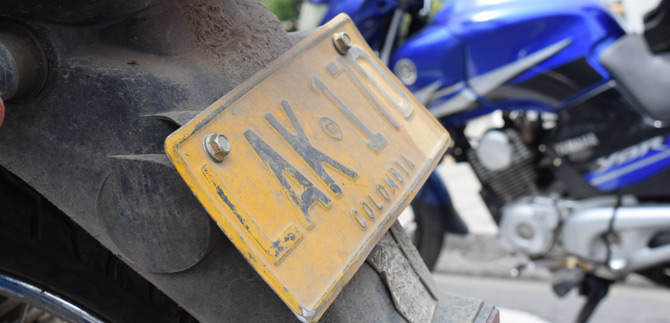 Tr�nsito de Cali aumenta operativos de control a placas ilegibles o adulteradas