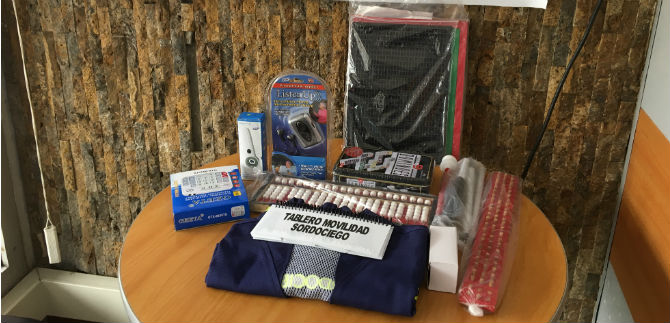 Entregan material especializado a poblacin sordociega