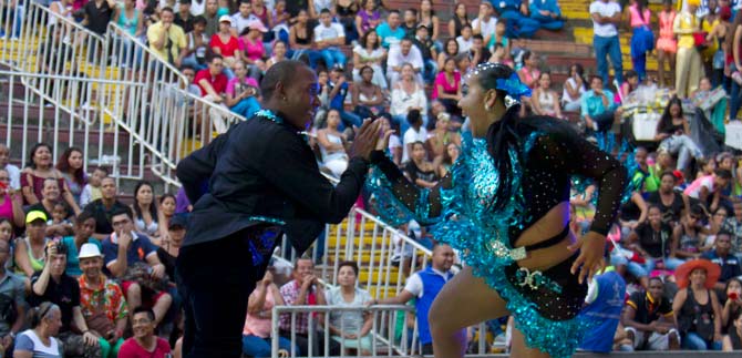 Se prendi� el XI Festival Mundial de Salsa