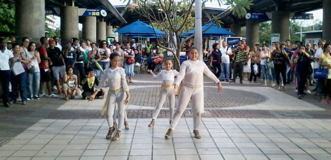 Progr�mate con Palabra y Arte en Movimiento