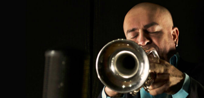 Jos Aguirre esta noche de Ajazzgo en el Teatro al Aire Libre los Cristales