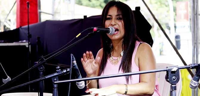 Suenan los cueros, en las manos de Alexandra Alb�n