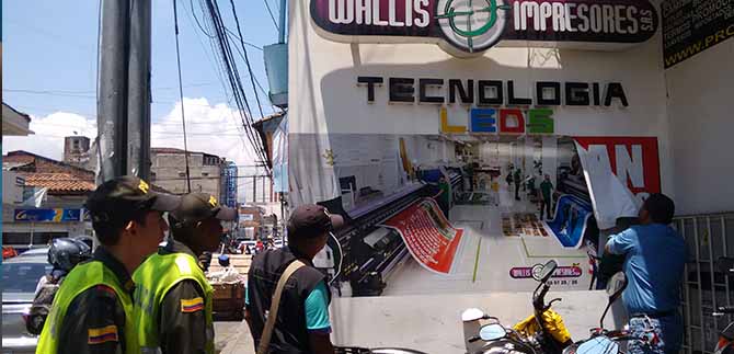 Gobierno desmonta m�s de 20 elementos publicitarios en operativo de control de publicidad exterior visual