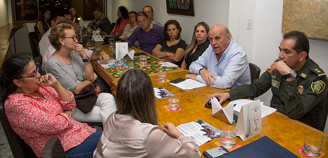 Alcalde visitar la comuna 3