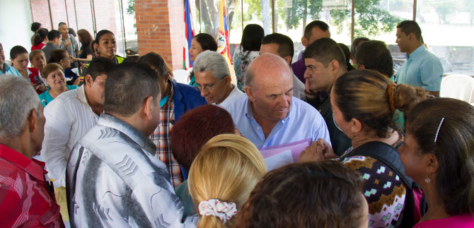 Tercer encuentro con habitantes de la comuna 10, este sbado