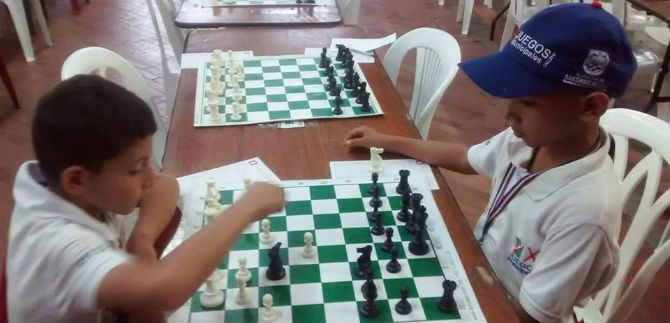 Comuna 3 gan� modalidad cl�sico en ajedrez