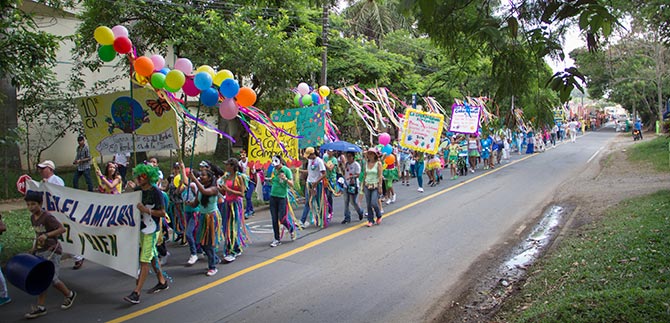 Tamborada por la vida de los ros y el respeto a la naturaleza