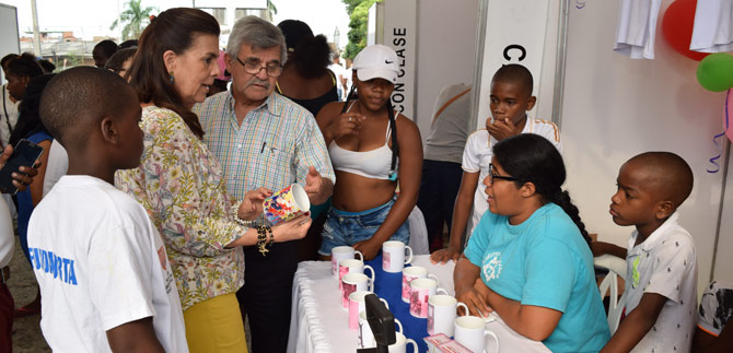 480 jvenes vulnerables de las comunas 13, 14 y 15, iniciaron su propia empresa