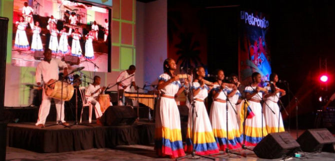 Fiesta del litoral Pacfico comenzar con el Petronito