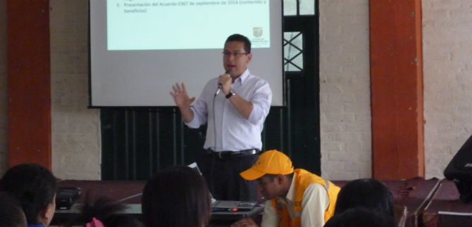 Socializan beneficios para deudores de vivienda del Municipio