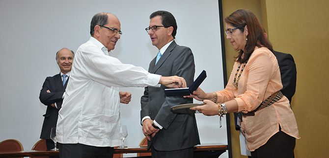 Alcalde de Cali confiri� la Medalla al M�rito C�vico a dos magistrados