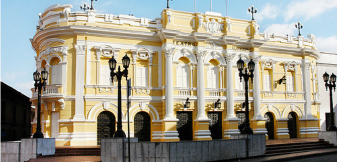 Cuerpo de Germn Patio estar en cmara ardiente en el Teatro Municipal
