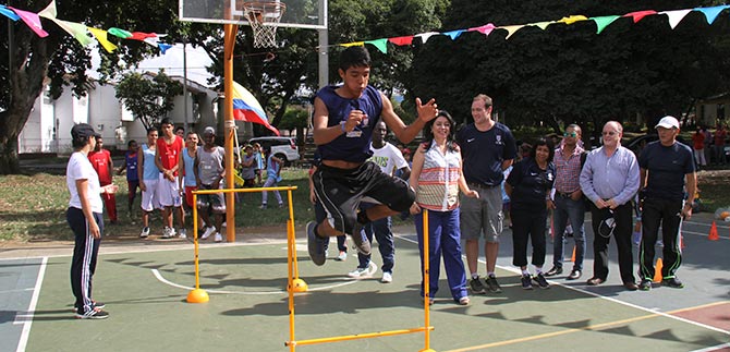 Nios de Centros de Formacin compartieron con delegados britnicos