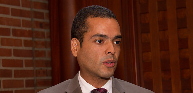 Asesor de Asuntos tnicos, encargado de la cultura calea