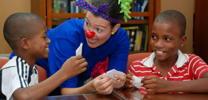 Biblioteca del Deporte ofrece da para que nios jueguen y sueen