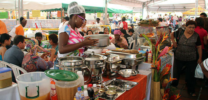 Hay muestra gastronmica y artesanal afro en la Plazoleta del CAM