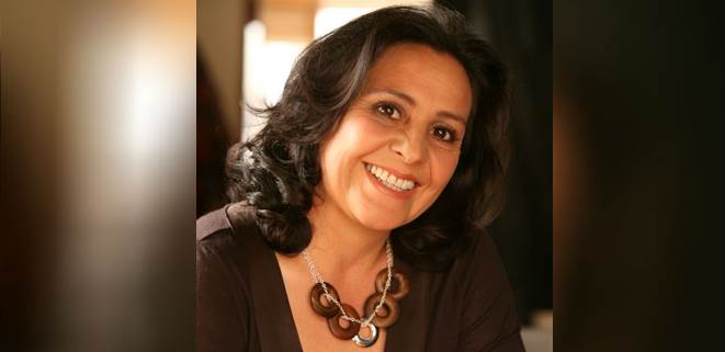 Cantante Abril se presenta en Los Jueves del Samn