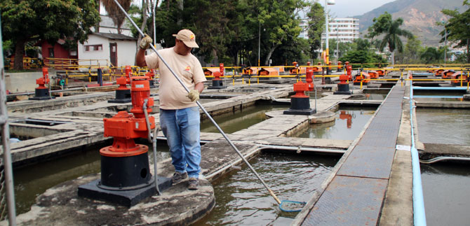 Autoridades locales garantizan que los caleos consumen agua potable
